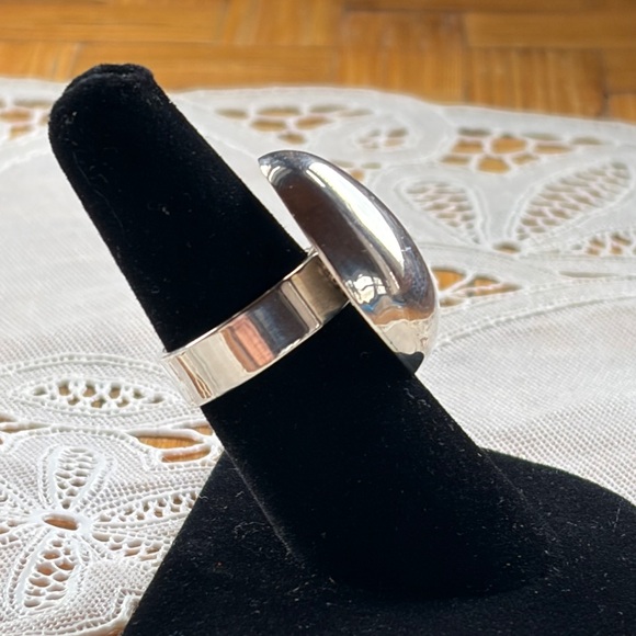 925 High polish oval dome statement ring - Picture 2 of 7